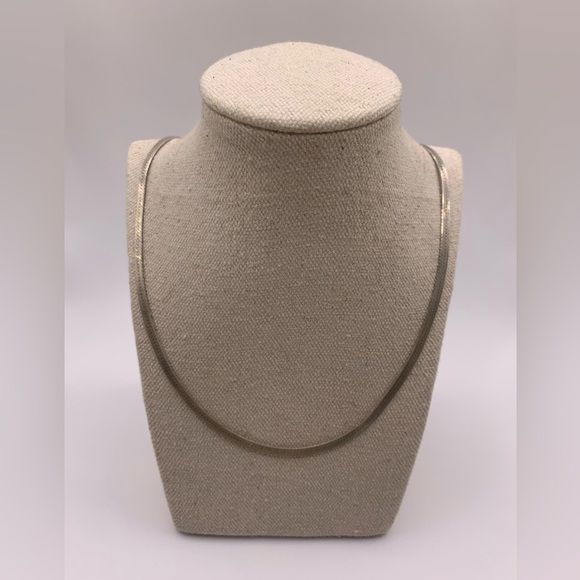 Elegant Silver Necklace - Picture 1 of 5